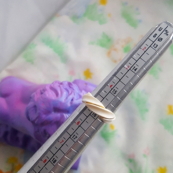🌙Vintage Carved Bone 14k Ring - Picture 3 of 10